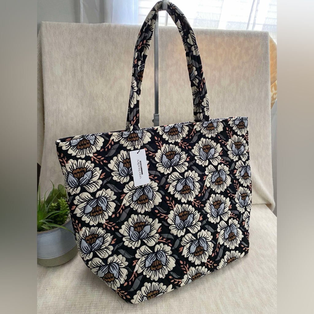 Brand New Vera Bradley Grand Tote